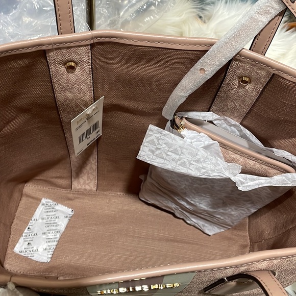 Michael Kors Eva Tote - Picture 6 of 8